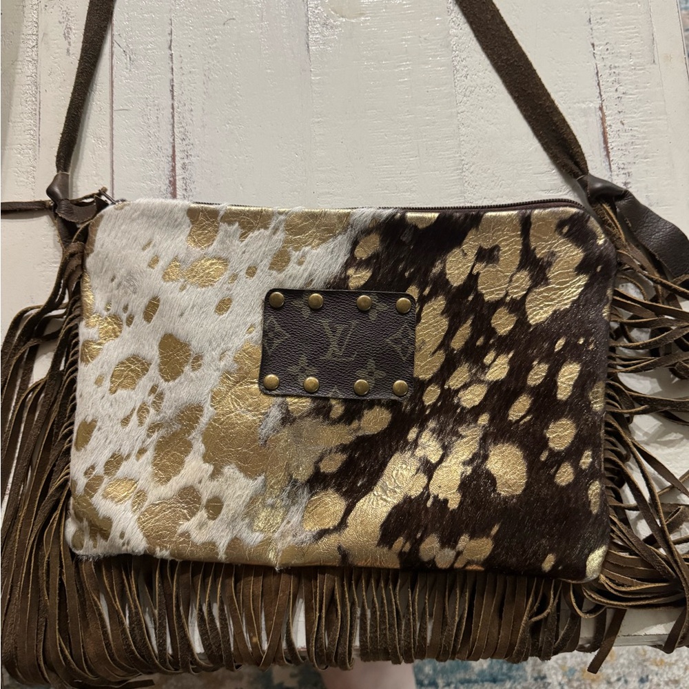 Fringe Cowhide Crossbody Bag in Brown & Gold